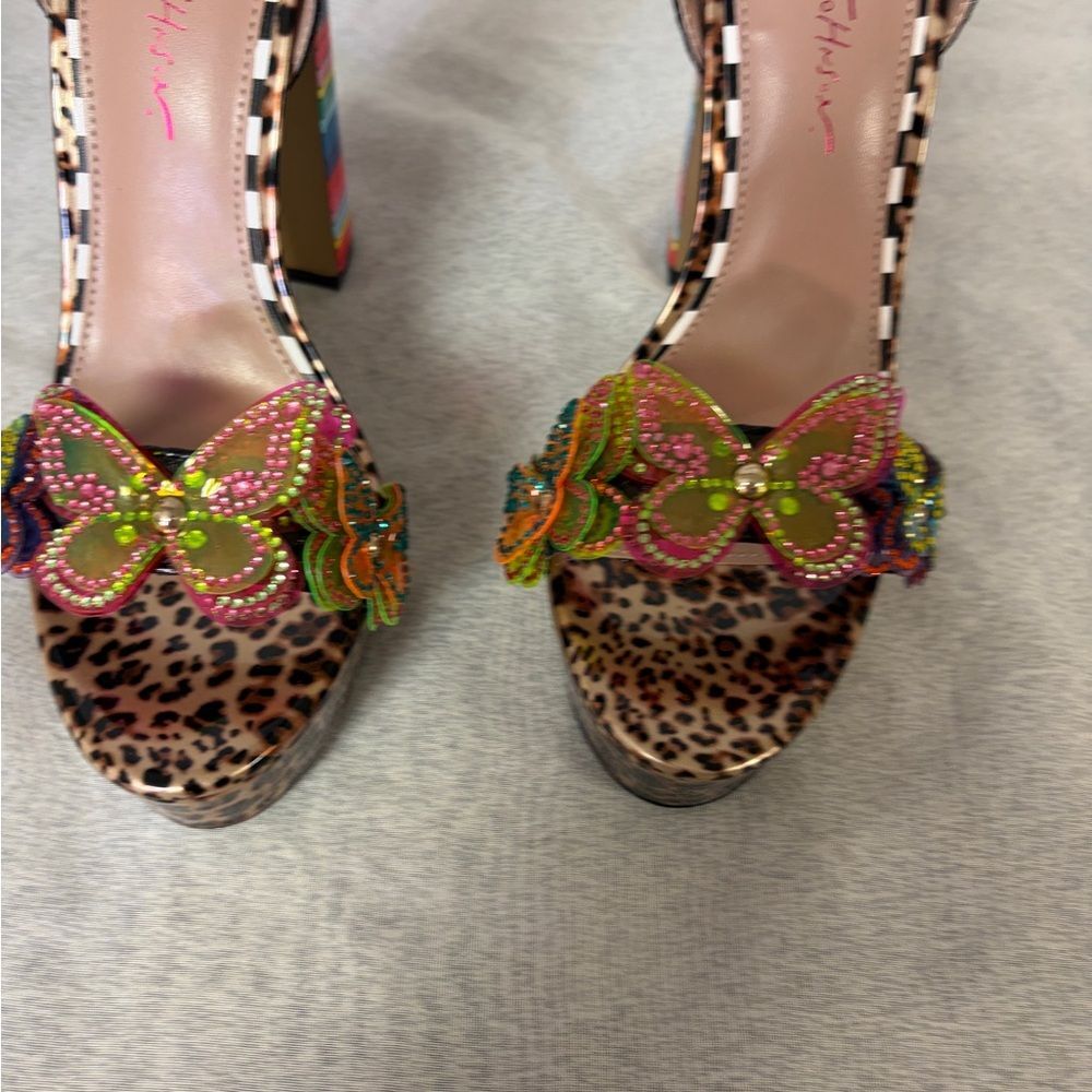 NIB Betsy Johnson Leopard Print Platform Heels with Rainbow Block - Size 9 - Picture 5 of 13